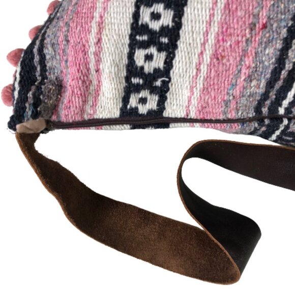 Oversized, large 'carpet' or tapestry style bag with pompoms - Picture 9 of 13